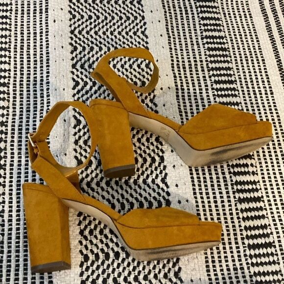 Callisto California Yellow Sandals 8.5 - Picture 12 of 16